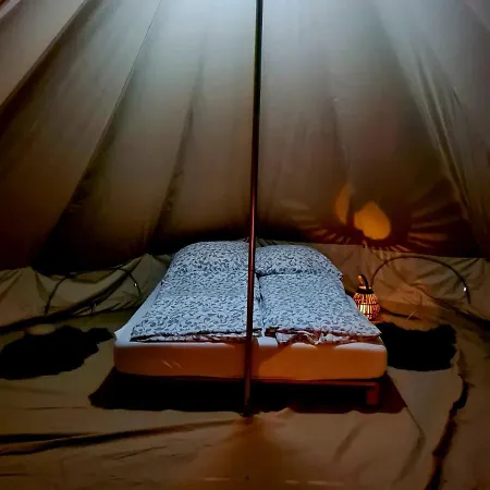 Οργανωμένο κάμπινγκ Honeymoon Zelt Im Ruhrpott